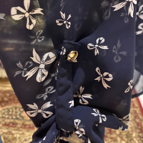 Navy and with white bows printed on shear fabric. Size M juniors - Picture 10 of 11